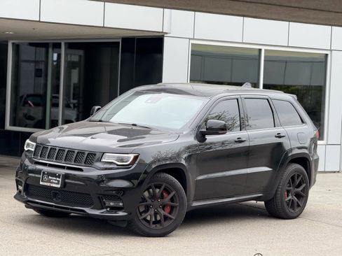 Used 2020 Jeep Grand Cherokee SRT w/ Trailer Tow Group IV image 2