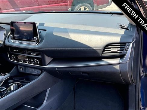 Used 2024 Nissan Rogue SV AWD/4WD image 25