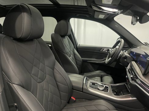 Certified 2024 BMW X5 xDrive40i w/ M Sport Package AWD/4WD image 15