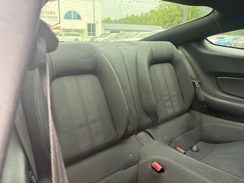 Used 2018 Ford Mustang Coupe RWD image 25