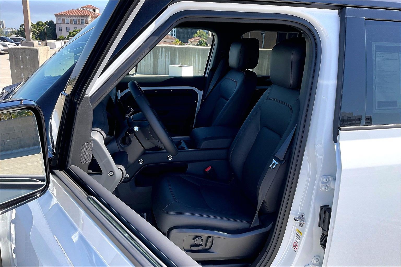 New 2026 Land Rover Defender 110 X-Dynamic SE AWD/4WD image 16