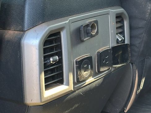 Used 2022 Ford F250 Lariat w/ Lariat Ultimate Package AWD/4WD image 29