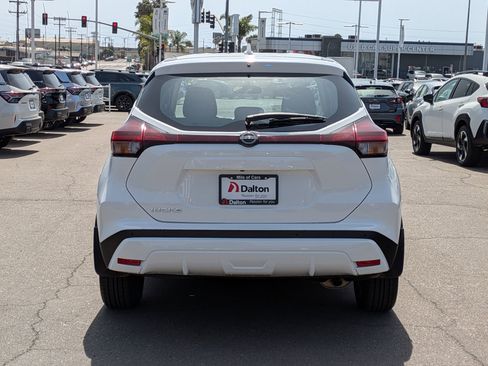 Used 2024 Nissan Kicks S FWD image 3