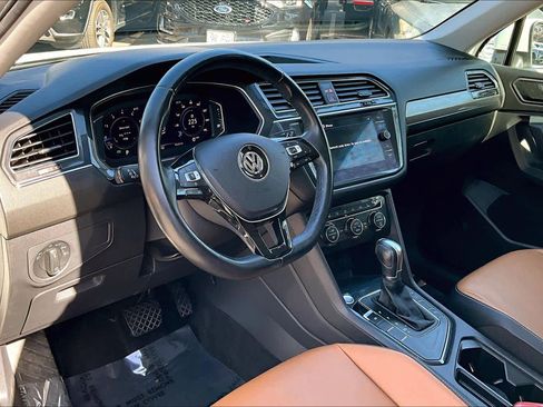 Used 2019 Volkswagen Tiguan SEL image 18