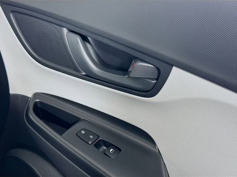 Certified 2023 Hyundai Kona SE w/ Cargo Package image 33