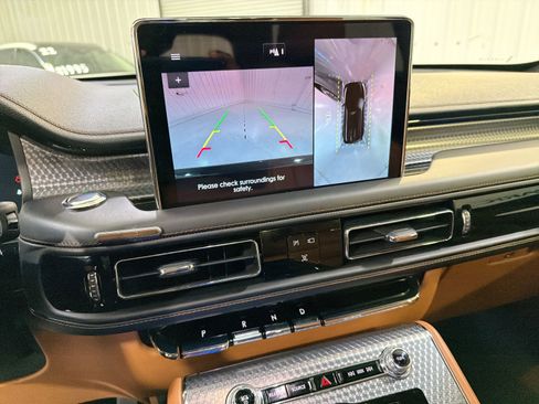 Used 2023 Lincoln Aviator Black Label w/ Dynamic Handling Package image 18