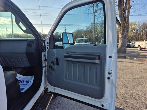 Used 2014 Ford F250 XL w/ Camper Package image 20
