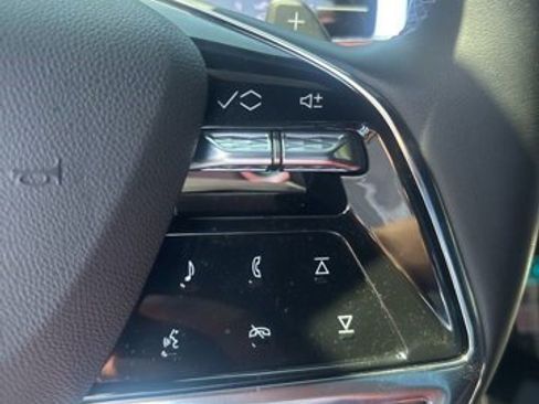 Certified 2025 Cadillac Escalade ESV Sport w/ Touring Package AWD/4WD image 17