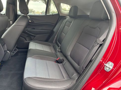 Used 2025 Chevrolet Trax LT image 20