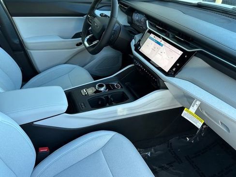 New 2026 Jeep Cherokee Laredo image 15