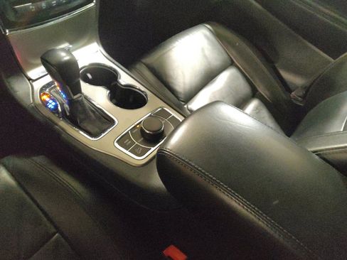 Used 2022 Jeep Grand Cherokee Limited image 26