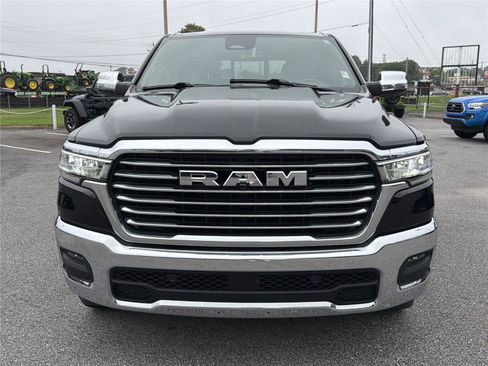 Used 2025 RAM 1500 Laramie AWD/4WD image 3
