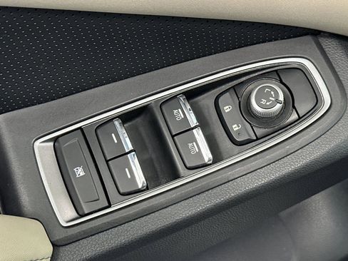 Used 2022 Subaru Ascent Limited w/ Technology Package image 15