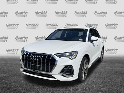 Used 2019 Audi Q3 2.0T Premium Plus w/ Premium Plus Package AWD/4WD image 6