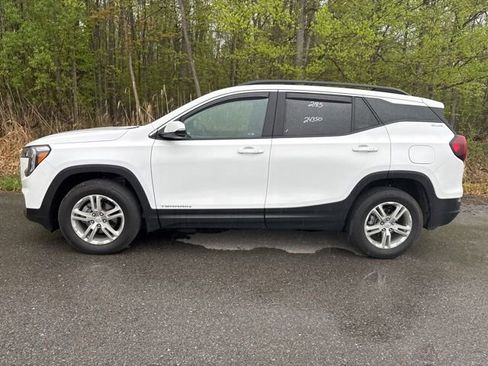 Used 2023 GMC Terrain SLE w/ Driver Convenience Package AWD/4WD image 4
