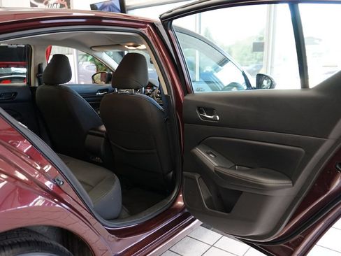 Used 2024 Nissan Altima 2.5 SV FWD image 45