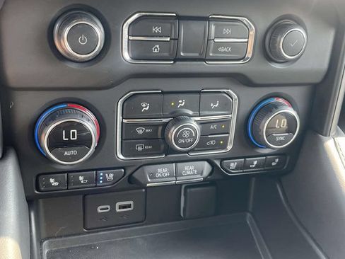 Used 2024 Chevrolet Tahoe Premier RWD image 20