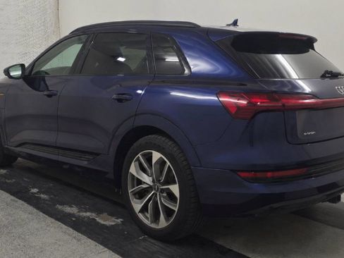 Used 2021 Audi e-tron Premium Plus w/ Premium Plus Package AWD/4WD image 2