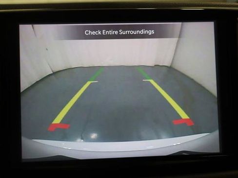 Certified 2023 Chrysler Pacifica Touring-L FWD image 25