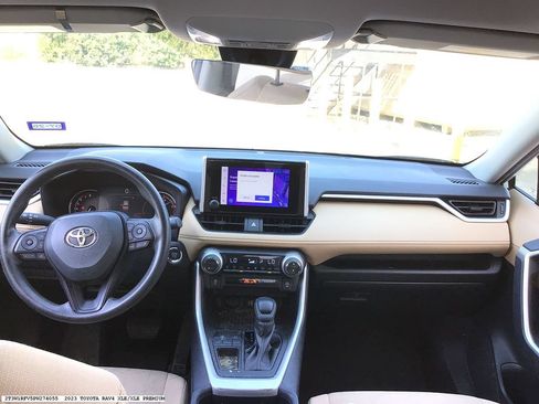 Used 2023 Toyota RAV4 XLE w/ Convenience Package FWD image 10