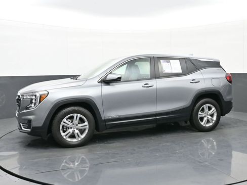 Used 2024 GMC Terrain SLE image 6
