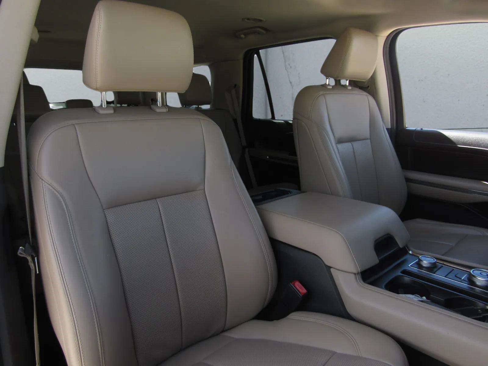 Used 2022 Ford Expedition XLT AWD/4WD image 10