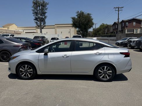 Used 2025 Nissan Versa SV FWD image 2