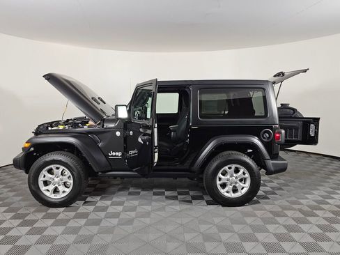Used 2021 Jeep Wrangler Islander image 14