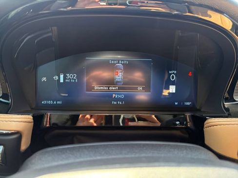 Used 2023 Lincoln Corsair Reserve FWD image 9
