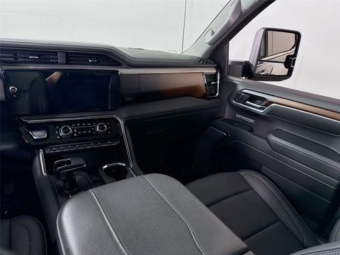 Used 2024 GMC Sierra 1500 Denali w/ Denali Reserve Package image 19