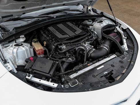Used 2018 Chevrolet Camaro ZL1 RWD image 32