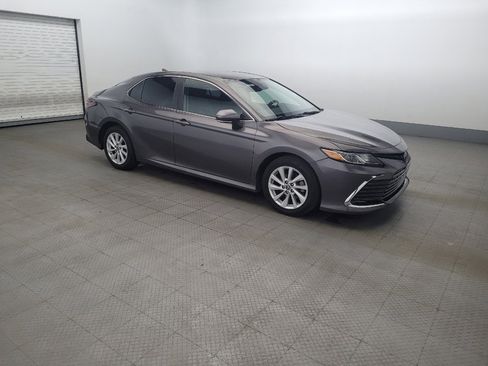 Used 2021 Toyota Camry LE w/ Convenience Package FWD image 11