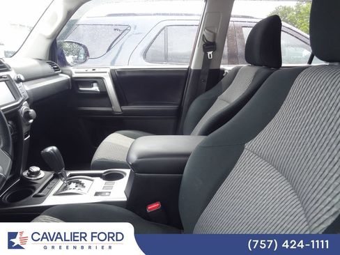 Used 2019 Toyota 4Runner SR5 AWD/4WD image 6