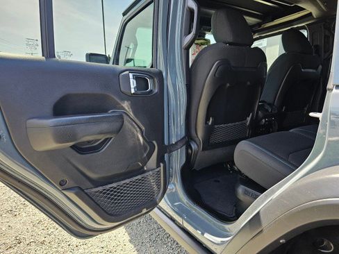 Used 2025 Jeep Wrangler Unlimited Rubicon 4xe w/ Safety Group AWD/4WD image 20