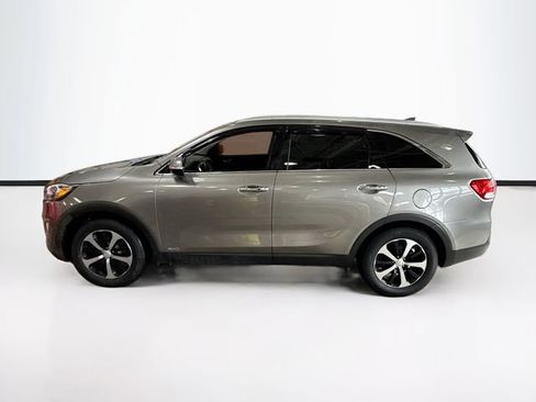 Used 2017 Kia Sorento EX image 9