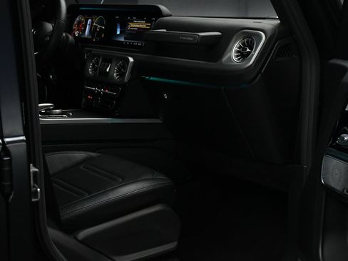 Used 2020 Mercedes-Benz G 550 w/ G Manufaktur Interior Package image 40