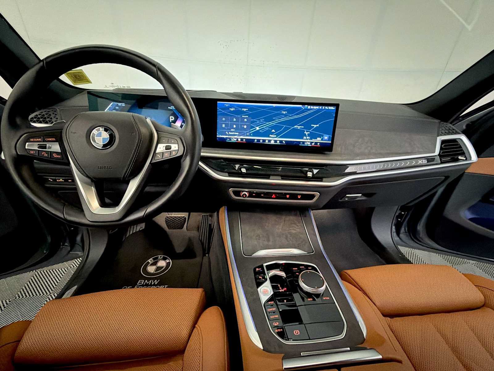Used 2024 BMW X5 xDrive40i w/ Parking Assistance Package AWD/4WD image 16