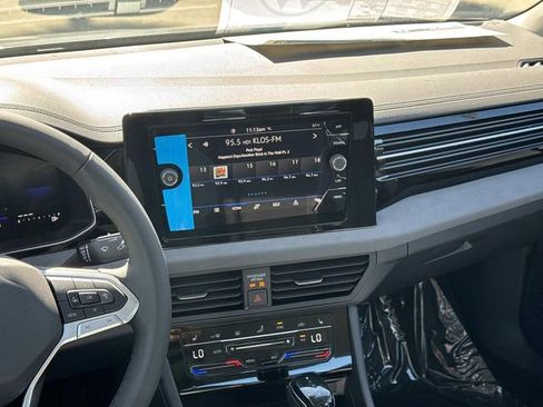 New 2026 Volkswagen Jetta SE image 9