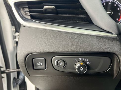 Used 2018 Buick Enclave Premium image 17