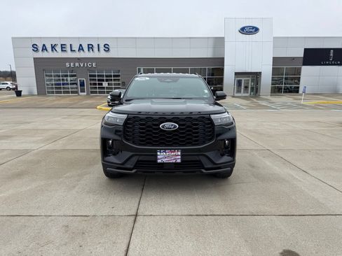 Certified 2025 Ford Explorer ST-Line AWD/4WD image 2