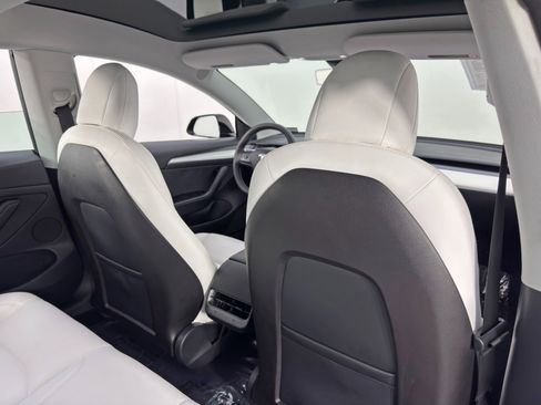 Used 2021 Tesla Model 3 Performance image 32