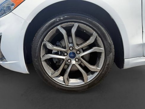 Used 2019 Ford Fusion SEL FWD image 14