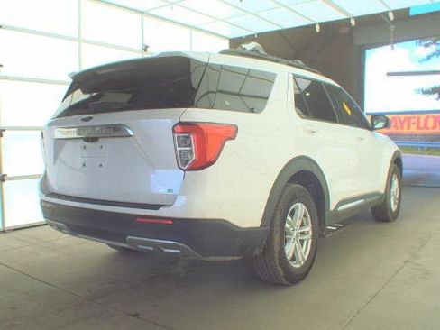 Used 2020 Ford Explorer XLT w/ Equipment Group 202A AWD/4WD image 2