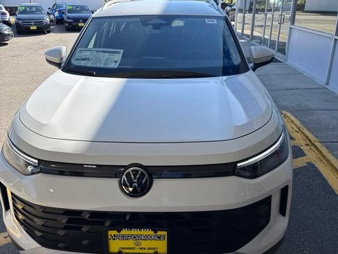 New 2026 Volkswagen Tiguan SE AWD/4WD image 26