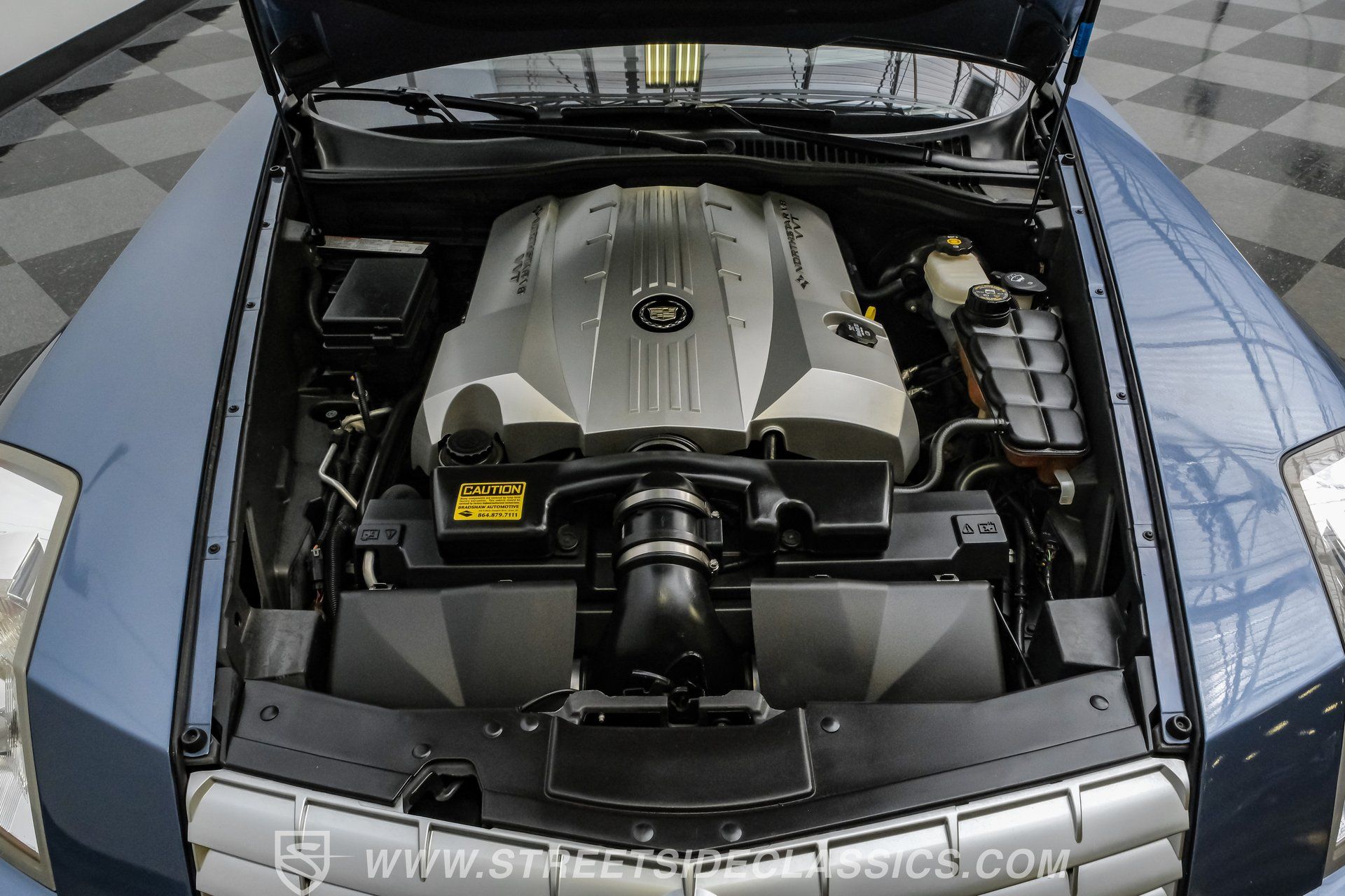Used 2006 Cadillac XLR RWD image 3