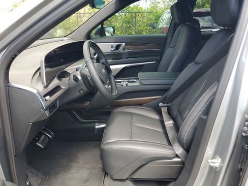 New 2026 Cadillac Vistiq Luxury AWD/4WD image 9