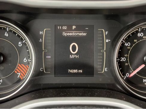 Used 2014 Jeep Cherokee Latitude w/ Comfort/Convenience Group image 10