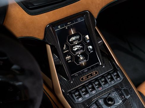 Used 2021 Lamborghini Sian Roadster AWD/4WD image 39