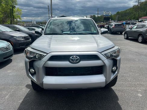 Used 2016 Toyota 4Runner SR5 AWD/4WD image 2