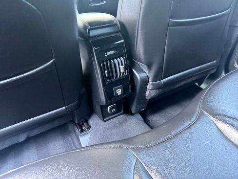 Used 2025 Jeep Compass Limited image 23